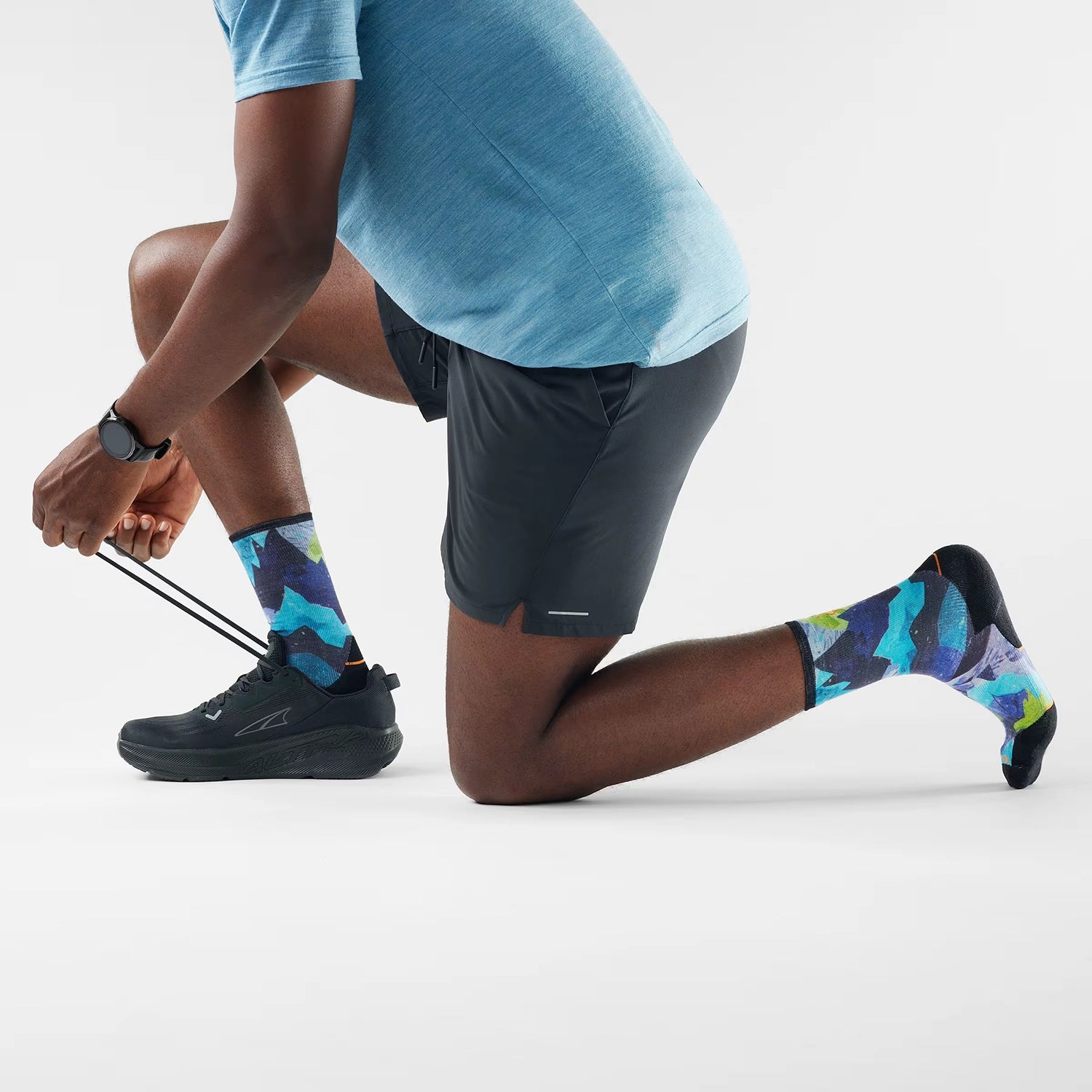Smartwool Unisex Trail Run Targeted Cushion Crew Socks - Summit Sector Print — view 2