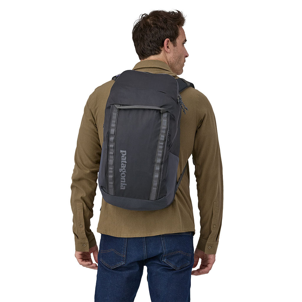 Patagonia Black Hole Pack 32L SMDB model back