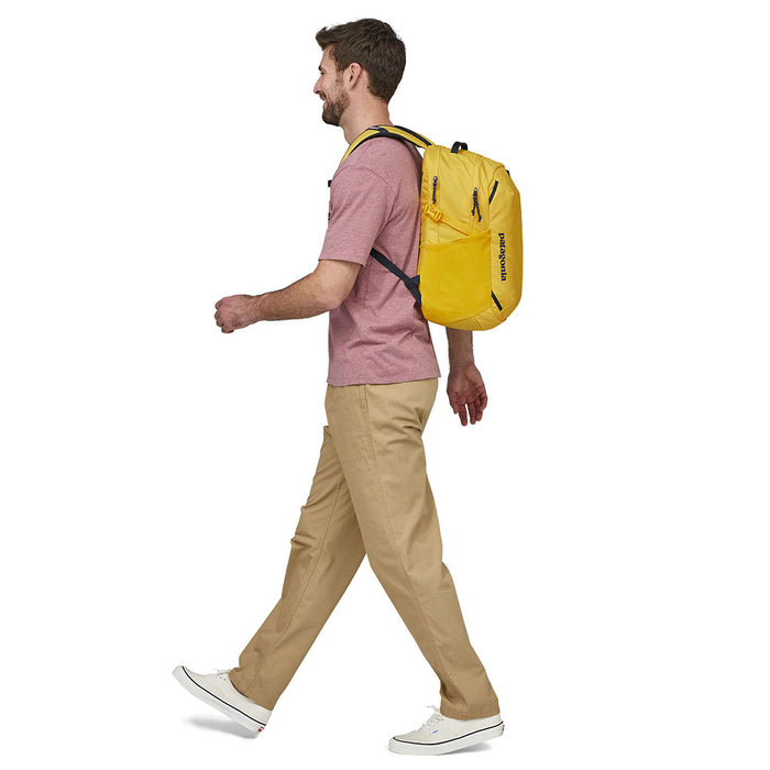 Patagonia Refugio Daypack (26L) SHNY model side