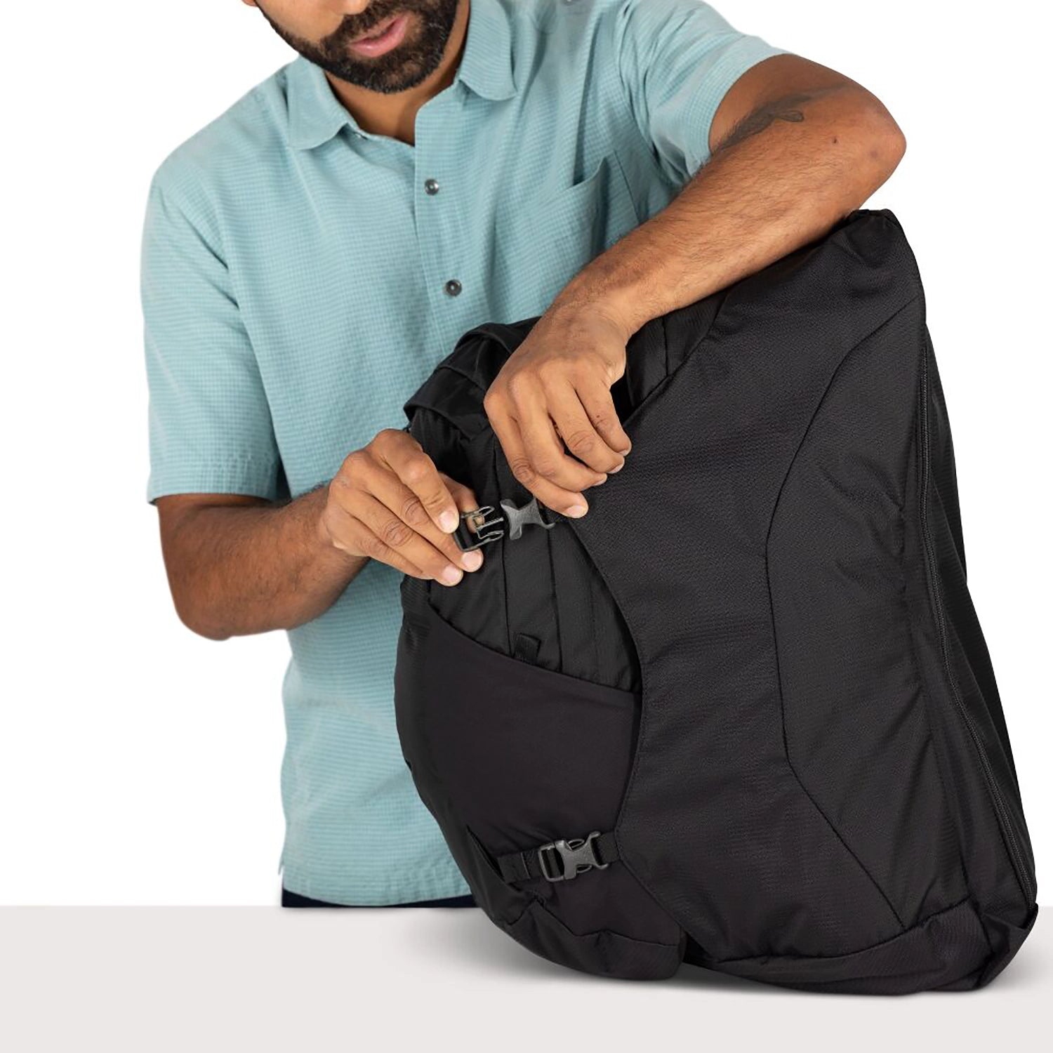 Osprey Men's Farpoint 55 Travel Pack — view 4