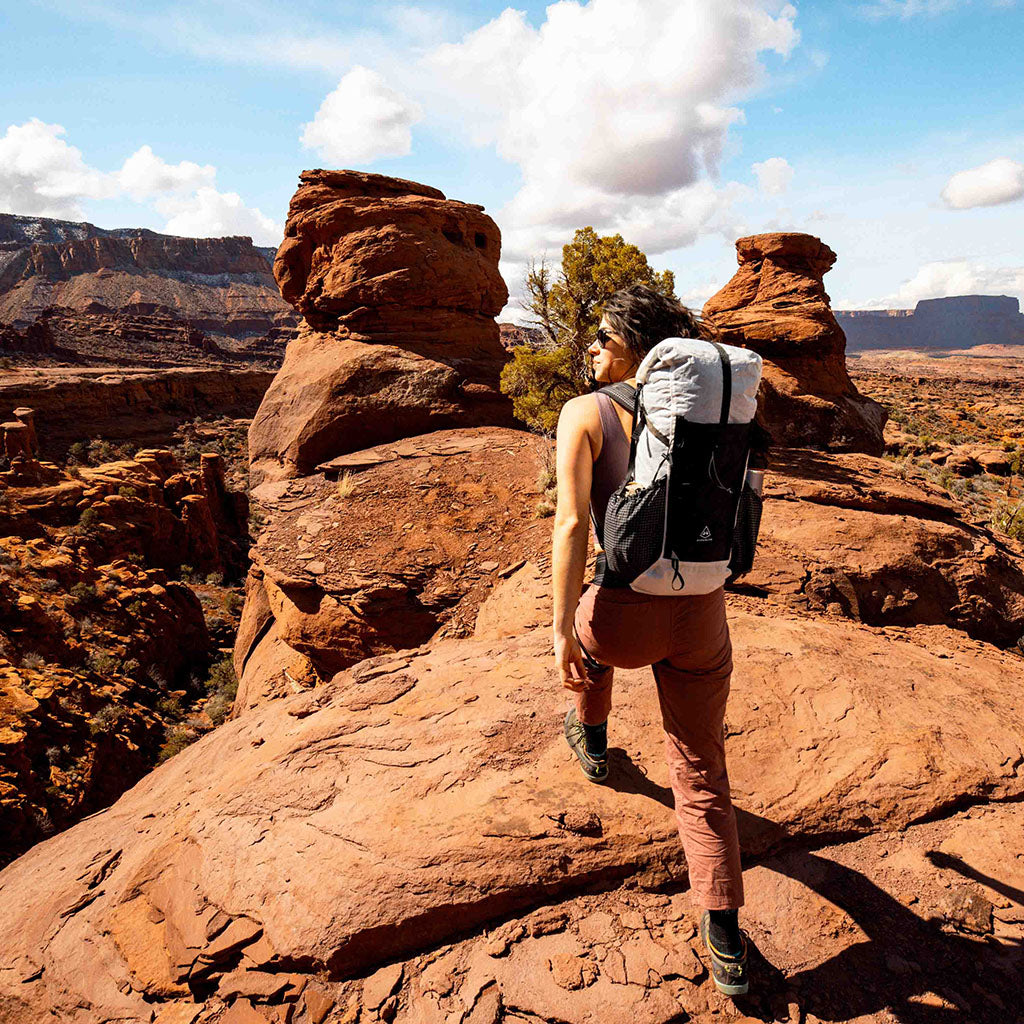 Hyperlite Mountain Gear Elevate (22L) lifestyle 2