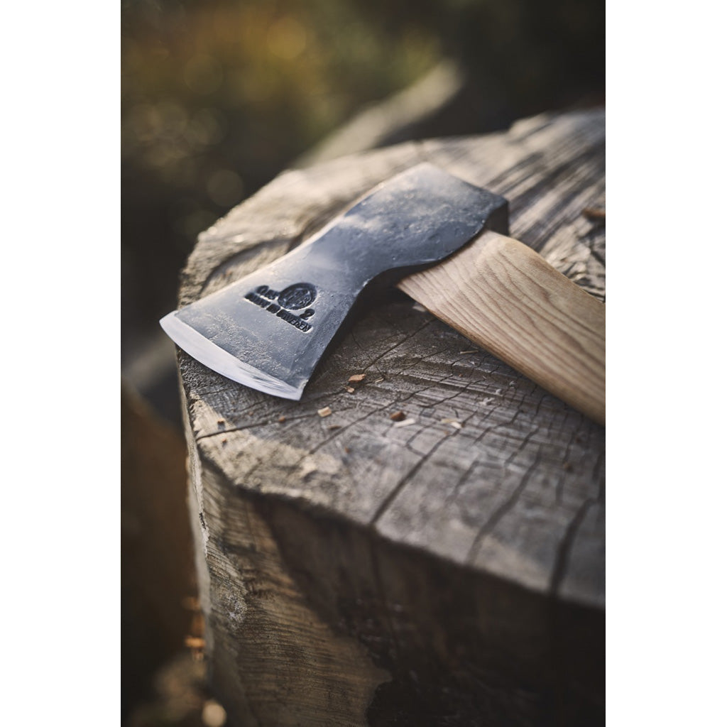 Hultafors Qvarfot Felling Axe wood