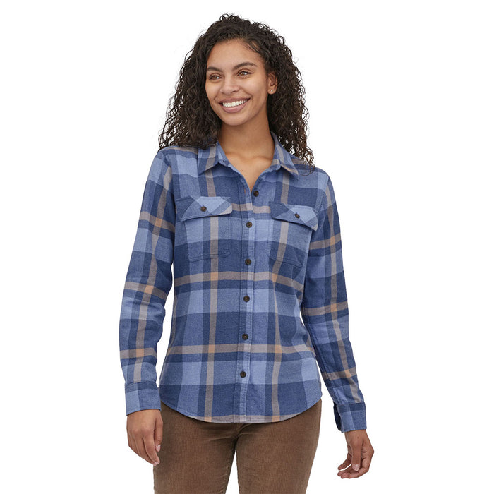 Patagonia Women's Long-Sleeved Organic Cotton Midweight Fjord Flannel Shirt CMKC model front