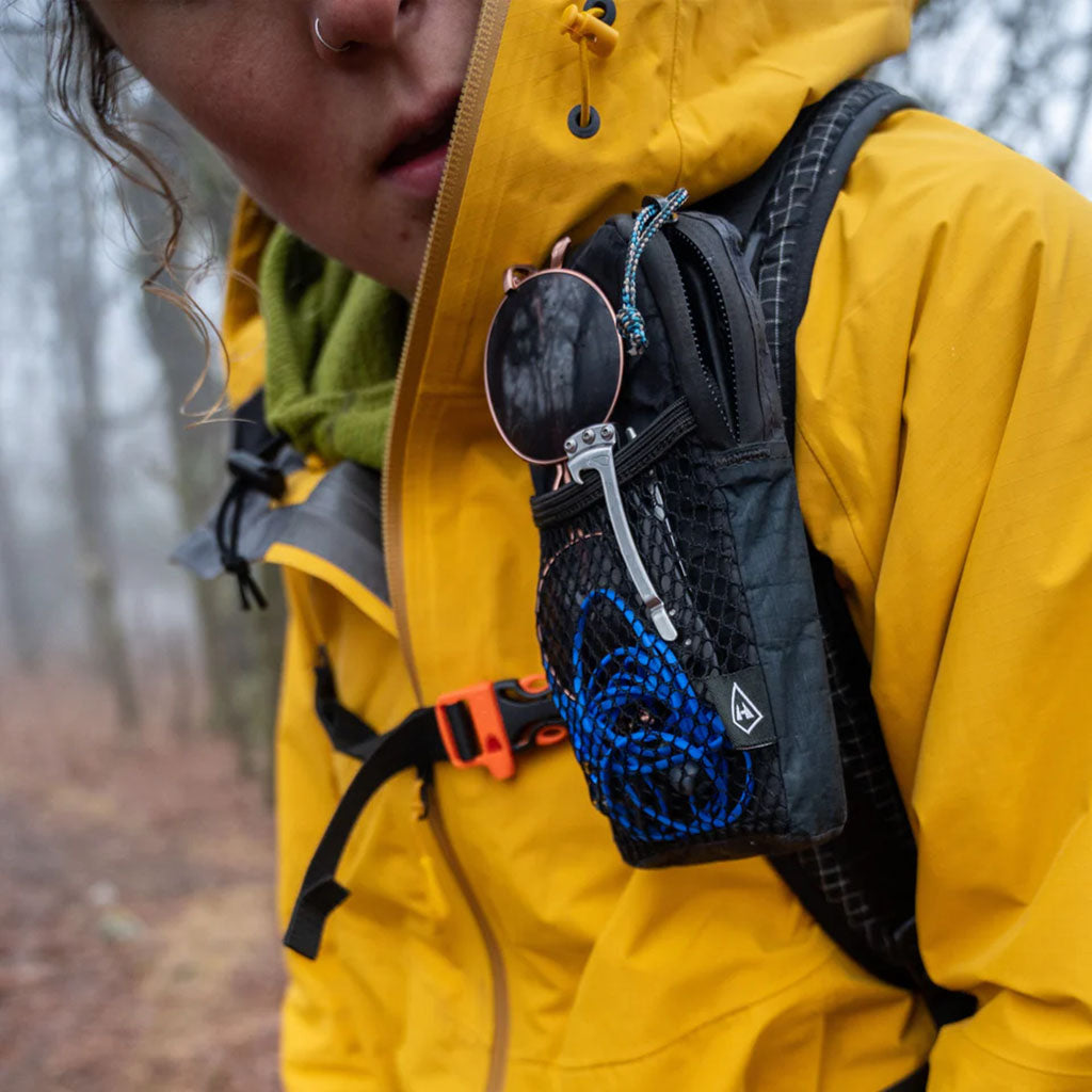 Hyperlite Mountain Gear Pack Shoulder Pocket lifestyle 1