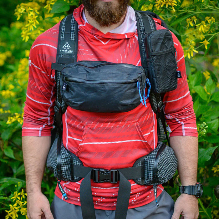 Hyperlite Mountain Gear Pack Shoulder Pocket lifestyle 3